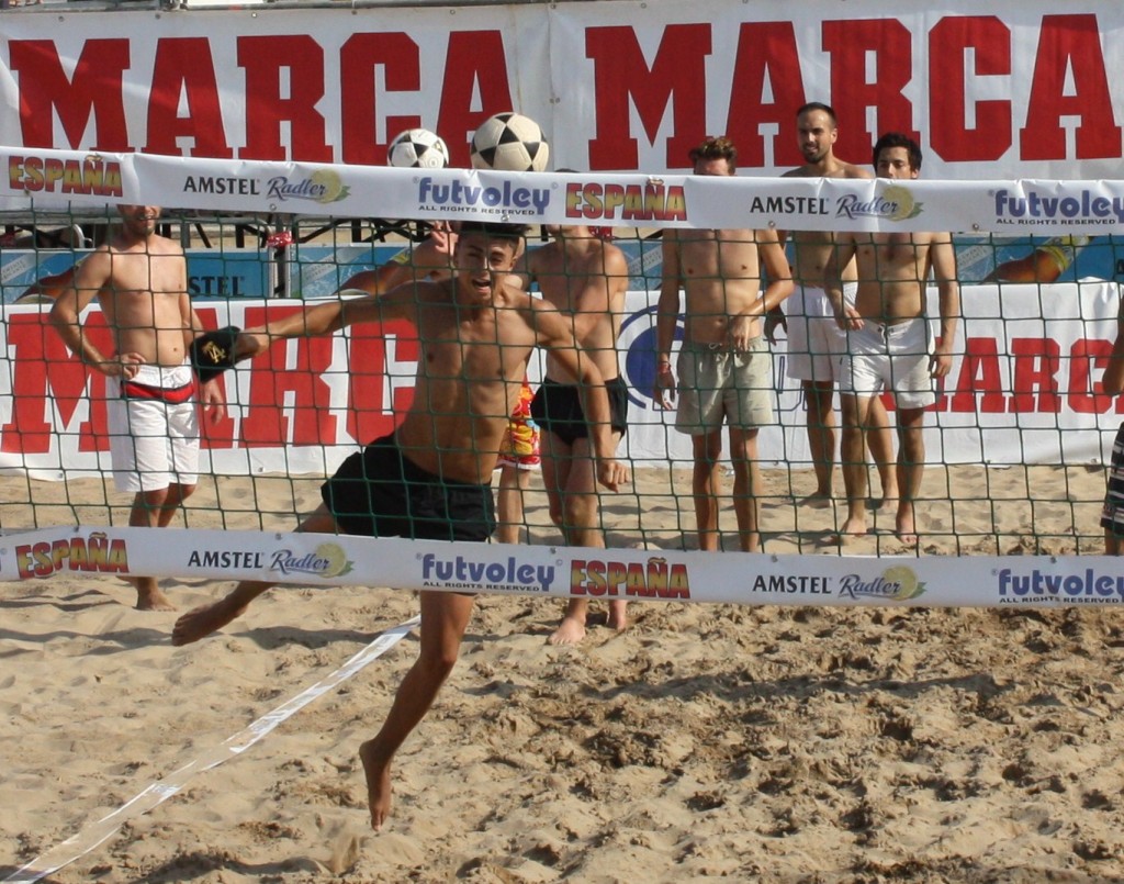 EXCELENTE NIVEL EN LOS CURSOS PREVIOS AL XIX OPEN CIUDAD DE VALENCIA DE FUTVOLEY